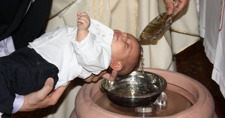 Taufe: das erste große Fest für kleine Kinder