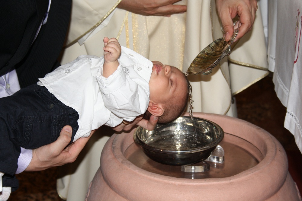 Taufe: das erste große Fest für kleine Kinder