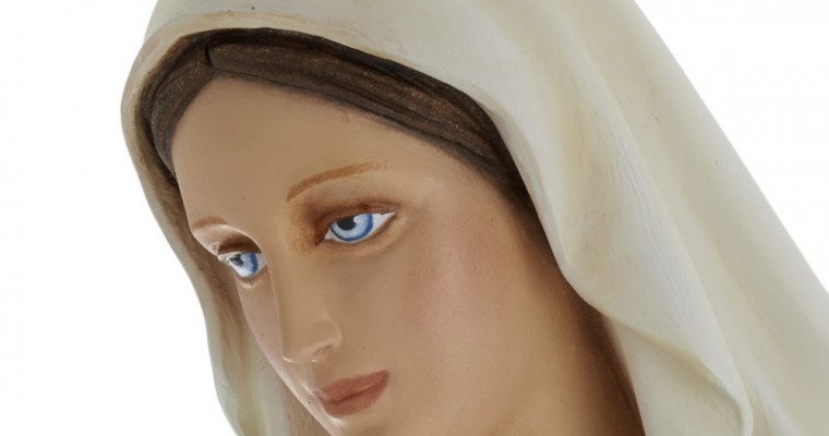 Die religiösen Marmorstatuen in der christlichen Tradition