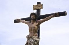 Warum ist Jesus am Kreuz ein so wichtiges Symbol für die Katholiken?