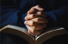 Gebet für Kranke: Für einen geliebten Menschen oder für sich selbst beten