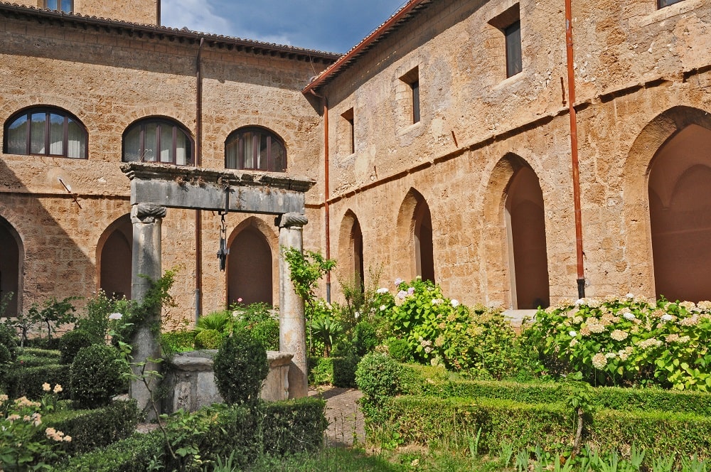 Das Kloster der Heiligen Scholastika in Subiaco