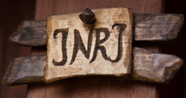 Die Bedeutung von INRI auf dem Kreuz Jesu
