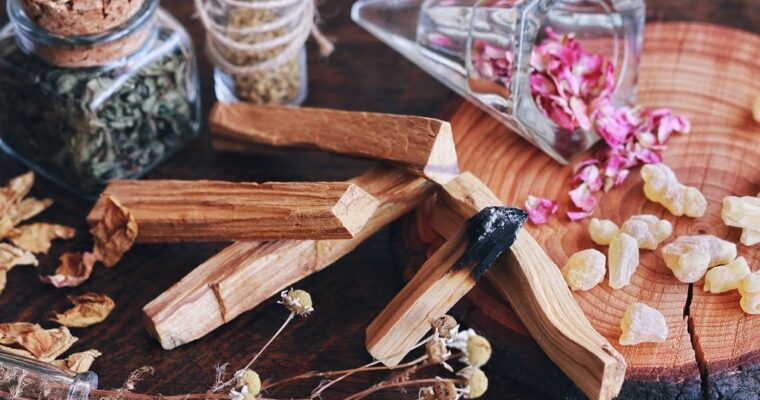 Palo Santo: Eigenschaften und Vorteile seines wertvollen Holzes
