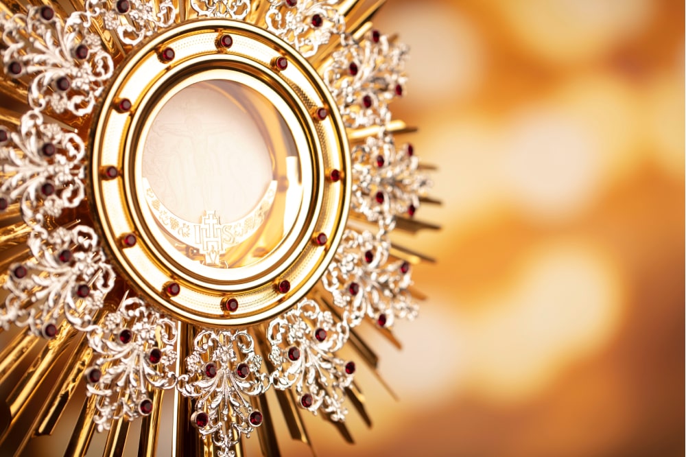 Eucharistische Anbetung: Was ist das und wann wird sie praktiziert?